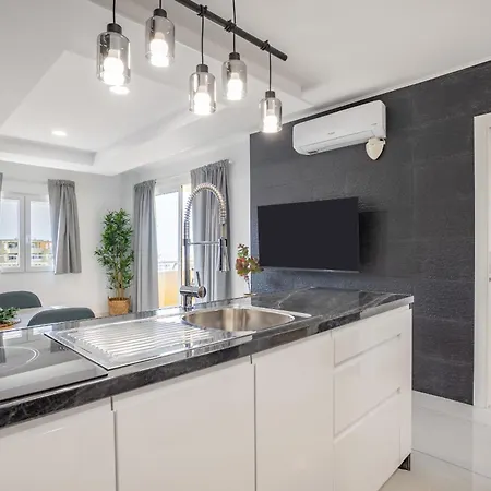 아파트 High Floor Family With Ocean Views By Lovetenerife