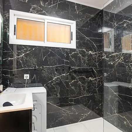 아파트 High Floor Family With Ocean Views By Lovetenerife 아데제