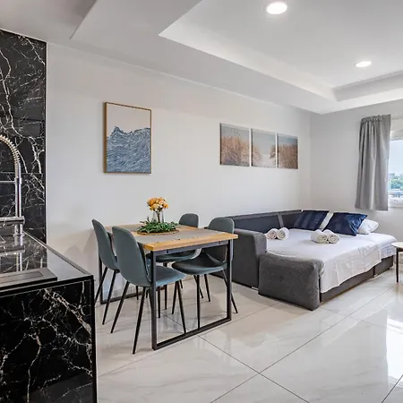 High Floor Family With Ocean Views By Lovetenerife * 아데제