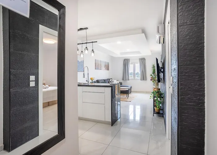 High Floor Family With Ocean Views By Lovetenerife Адехе