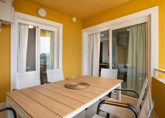 Апартаменти High Floor Family With Ocean Views By Lovetenerife Адехе